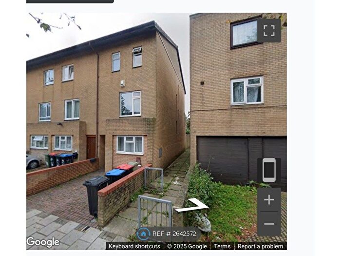 5 Bedroom End Of Terrace House To Rent In Mullion Place, Milton Keynes, MK6