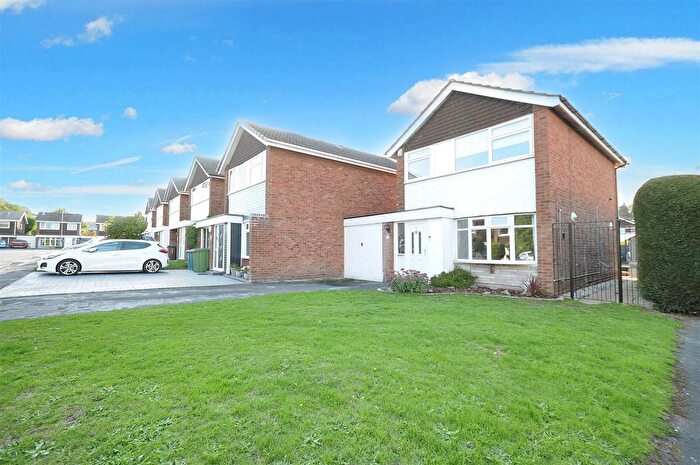 3 Bedroom Link Detached House For Sale In The Lindens, Stone, ST15