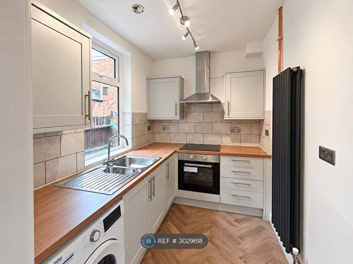 3 Bedroom Terraced House To Rent In Ivy Road, Leicester, LE3