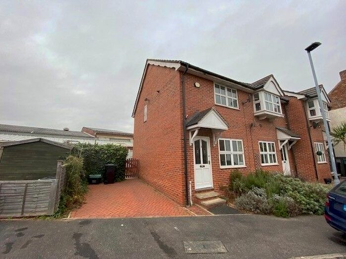 2 Bedroom Semi-Detached House To Rent In Emily Mews, Arthur Street, York YO10