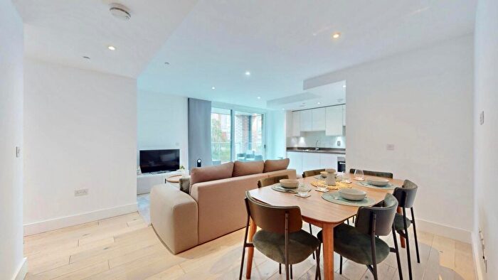 3 Bedroom Apartment For Sale In Claremont House, Maple Way, London, SE16