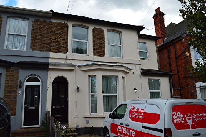 2 Bedroom Flat To Rent In Junction Road, Romford, RM1