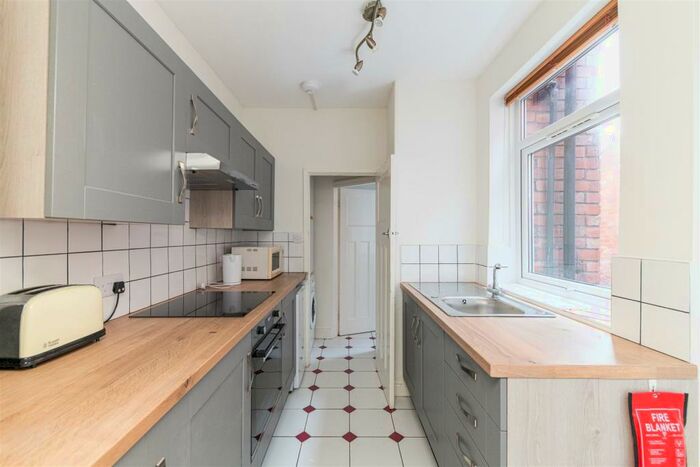 2 Bedroom Flat To Rent In Brandon Grove, Sandyford, Newcastle Upon Tyne, NE2