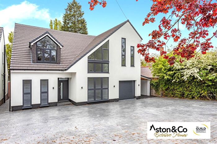 5 Bedroom Detached House To Rent In Lutterworth Road, Leicester, LE2
