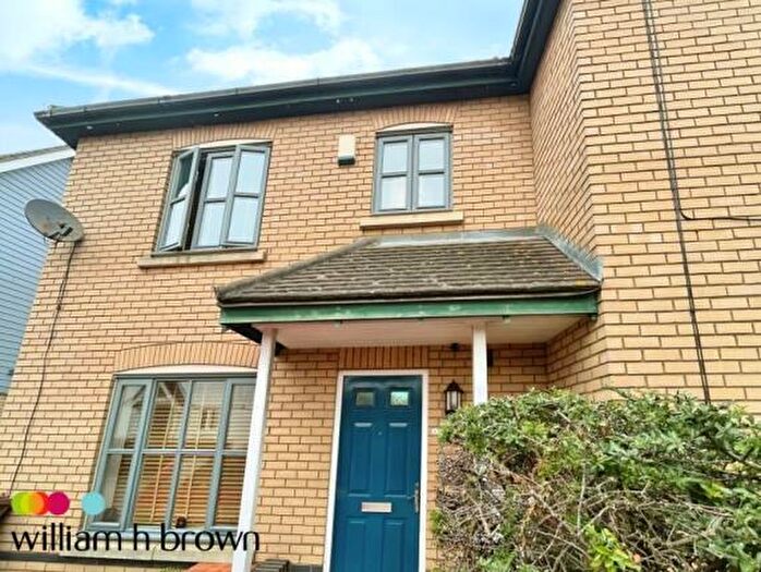 3 Bedroom Semi-Detached House To Rent In Minsmere Road, Ipswich, IP3
