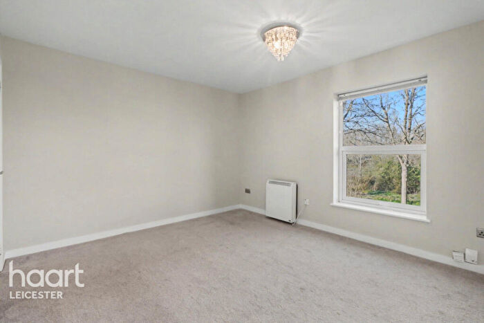 1 Bedroom Apartment For Sale In Hughenden Drive, Leicester, LE2