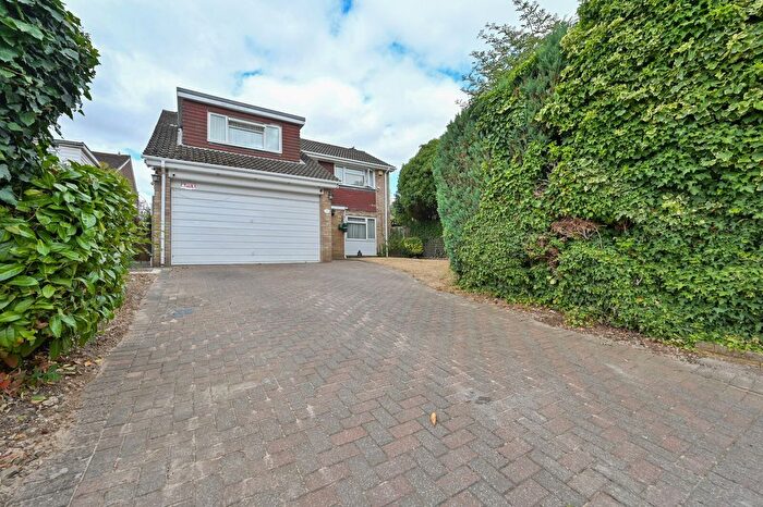 4 Bedroom Detached House To Rent In Woodland Close, Hemel Hempstead, HP1