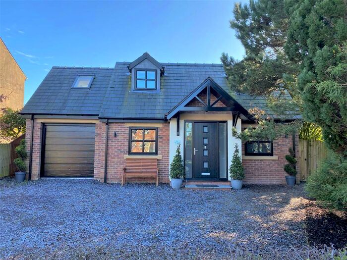 3 Bedroom Detached House For Sale In The Green, Weeton, PR4