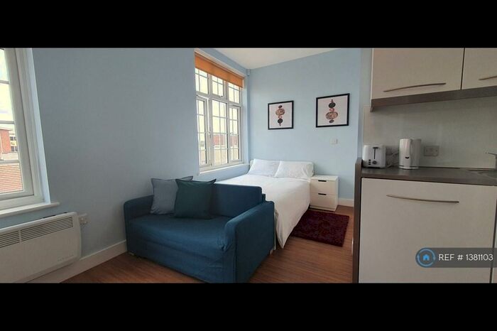 Studio To Rent In Majestic Court, Stoke-On-Trent, ST4