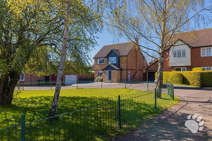 4 Bedroom Detached House For Sale In Cavendish Way, Noak Bridge, SS15