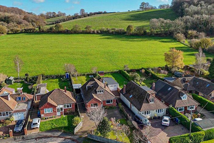 5 Bedroom Chalet For Sale In Warrendene Road, Hughenden Valley, HP14