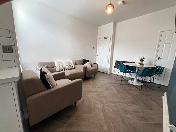 4 Bedroom Terraced House To Rent In West End // Bed Terraced House // Jul, LN1
