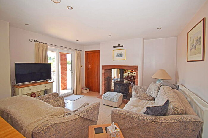 4 Bedroom Detached House For Sale In Bournheath Road, Fairfield, Worcestershire, B61