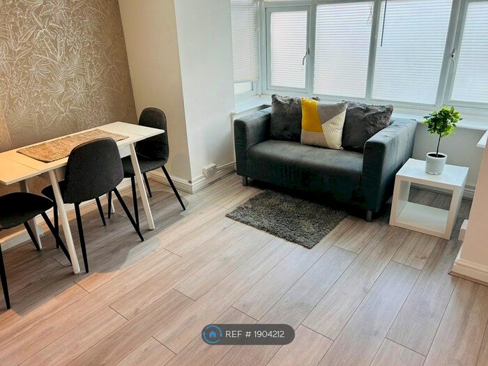 2 Bedroom Flat To Rent In Brook Street, Luton, LU3