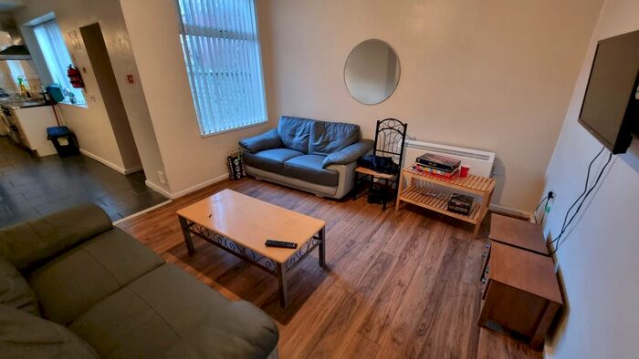 7 Bedroom Terraced House To Rent In Crofton Street, Rusholme, Manchester, M14