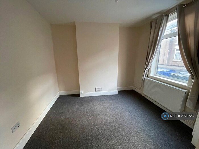 2 Bedroom Terraced House To Rent In Rutland Street, Grimsby, DN32