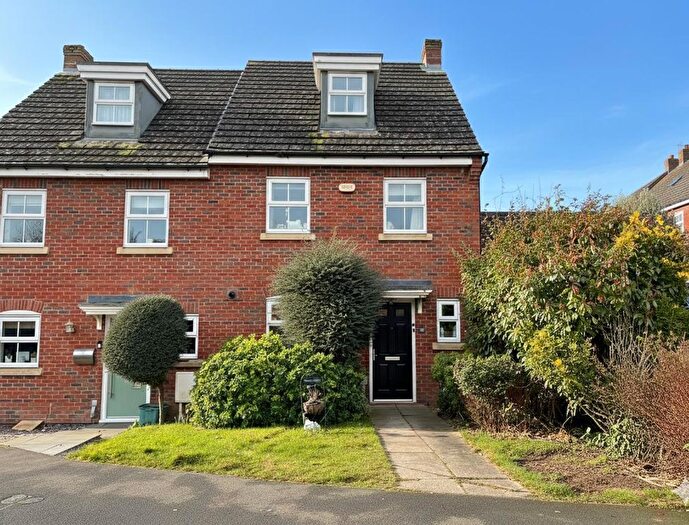 3 Bedroom Property For Sale In Coughton Close, Daventry, NN11