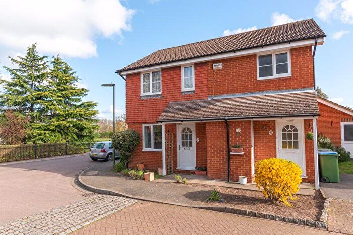 2 Bedroom Flat To Rent In Sullivans Reach, Walton-on-Thames, KT12