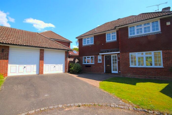 4 Bedroom Property To Rent In Ringmore Drive, Guildford, GU4