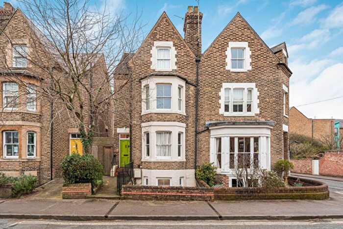 4 Bedroom Semi Detached House For Sale In Richmond Road, Central Oxford, OX1