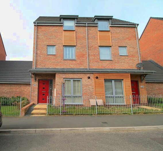 4 Bedroom Town House To Rent In Whitworth Park Drive, Elba Park, Houghton Le Spring, DH4
