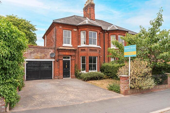 4 Bedroom Semi-Detached House For Sale In City Road, Norwich, NR1