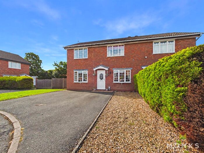 3 Bedroom Semi Detached House For Sale In Whitfield Close, Oswestry, SY11