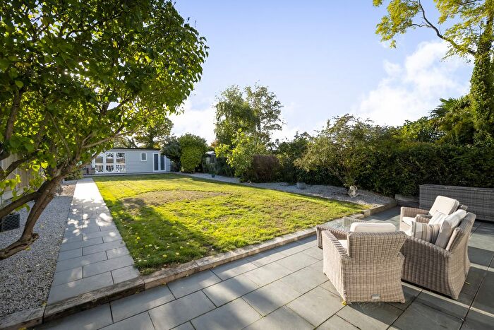 4 Bedroom Detached House For Sale In Gardiners Lane North, Billericay, CM11