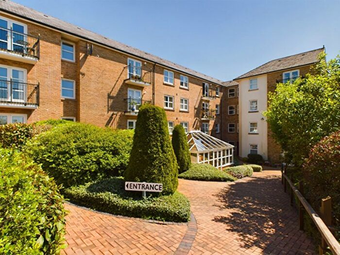 2 Bedroom Flat For Sale In Hafan Tywi, The Parade, Carmarthen, SA31