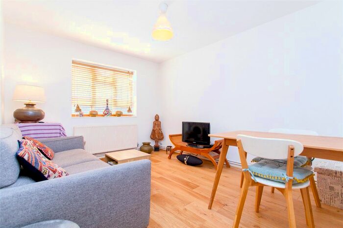 1 Bedroom Flat To Rent In Halton Road, Angel, N1