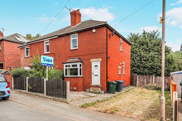 3 Bedroom Semi-Detached House For Sale In Redwood Avenue, Barnsley, S71