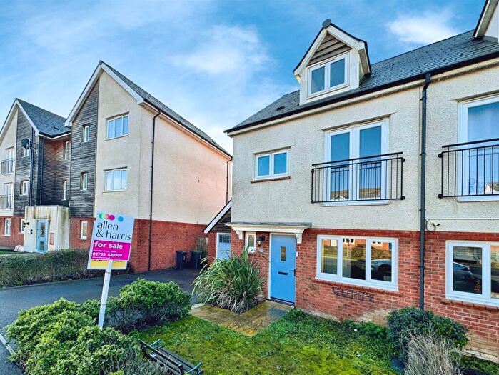 4 Bedroom Town House For Sale In Homington Avenue, Coate, Swindon, SN3