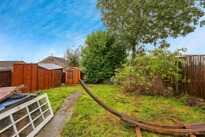 3 Bedroom Semi-Detached House For Sale In Fifth Avenue, Grantham, NG31