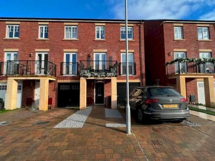 3 Bedroom Flat To Rent In Ffordd Yr Hen-Dai, Canton, Cardiff, CF11
