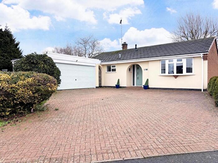 3 Bedroom Detached Bungalow For Sale In Pytchley Close, Brixworth, Northamptonshire, NN6
