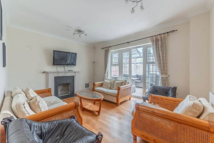 5 Bedroom Terraced House To Rent In Fauna Close, Stanmore, HA7