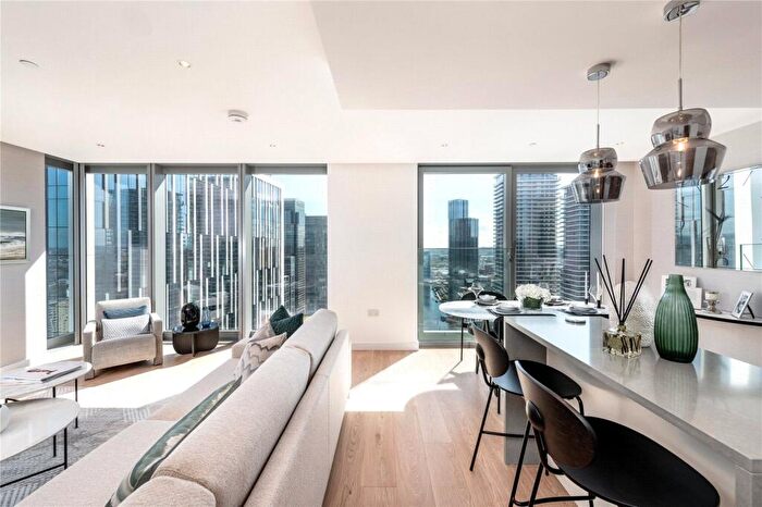 2 Bedroom Apartment For Sale In Landmark Pinnacle, Marsh Wall, London, E14
