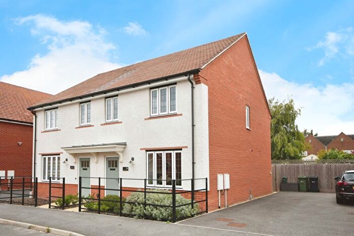 3 Bedroom Semi-detached House For Sale In Clover Avenue, Feering, Colchester, CO5