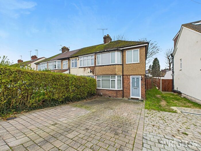 3 Bedroom Terraced House For Sale In Broad Acres, Hatfield, AL10