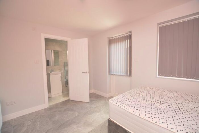 Property To Rent In Rochfords Gardens, Slough, SL2