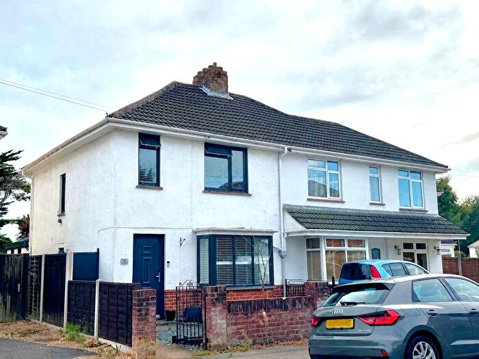2 Bedroom Detached House For Sale In Heath Road, Walkford, Dorset, BH23