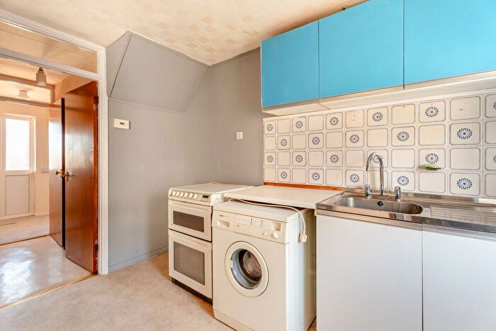 3 Bedroom End Of Terrace House For Sale In Thornwell Road, Chepstow, Monmouthshire, NP16