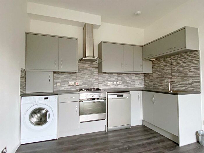 2 Bedroom Flat To Rent In Denmark Villas - Roof Terrace, BN3