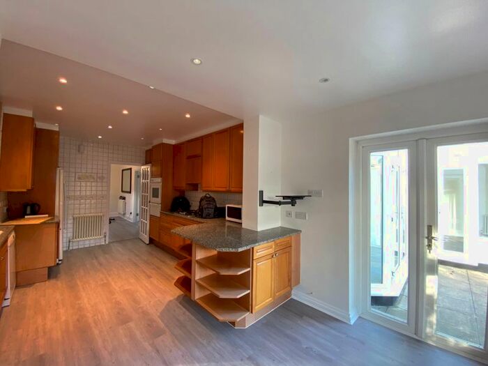 4 Bedroom Detached House To Rent In Laurimel Close, September Way, Stanmore, HA7