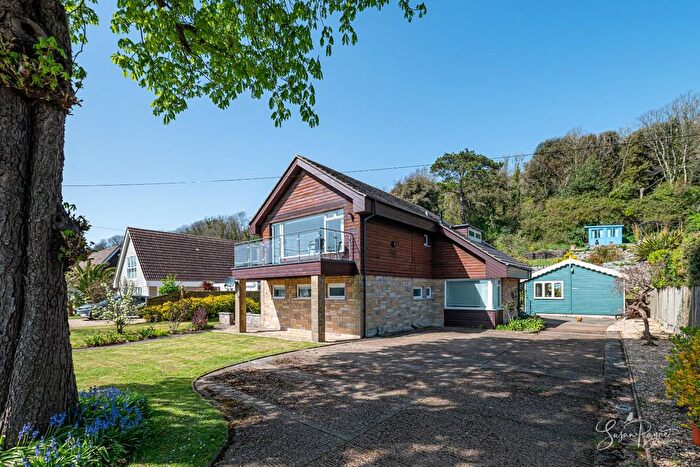 4 Bedroom Detached House For Sale In Inglewood Park, St. Lawrence, PO38