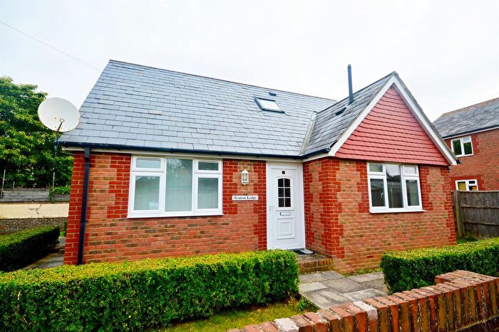 3 Bedroom Detached Bungalow To Rent In Seaton Lodge, Seaton Close, Wick, Littlehampton, West Sussex, BN17