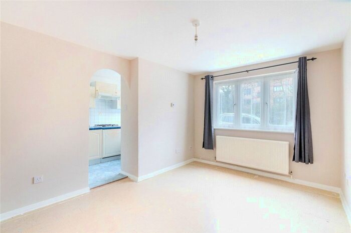 1 Bedroom Flat To Rent In Glenville Grove, New Cross, SE8