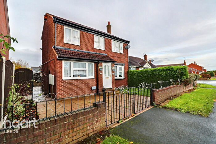 4 Bedroom Semi-Detached House For Sale In First Avenue, Leeds, LS26