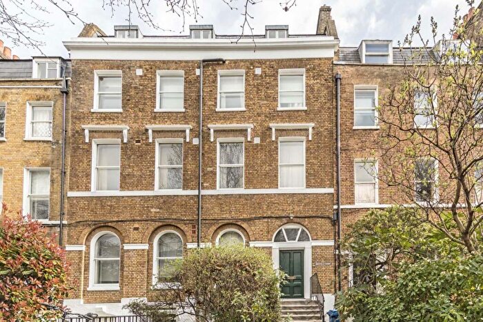 2 Bedroom Flat To Rent In Kennington Park Road, Kennington, SE11
