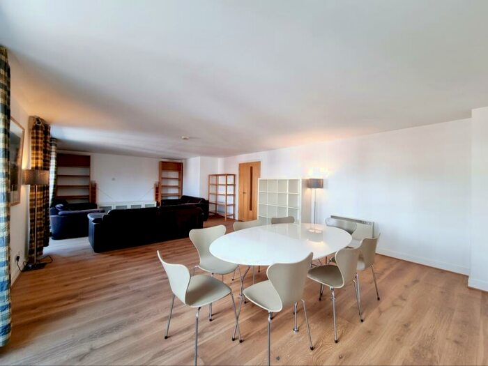 2 Bedroom Apartment To Rent In Portland Place Calverley Street Leeds, LS1